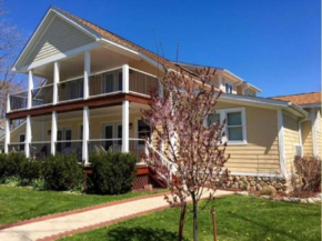  Ahoy Inn Guesthouse  Put-In-Bay
